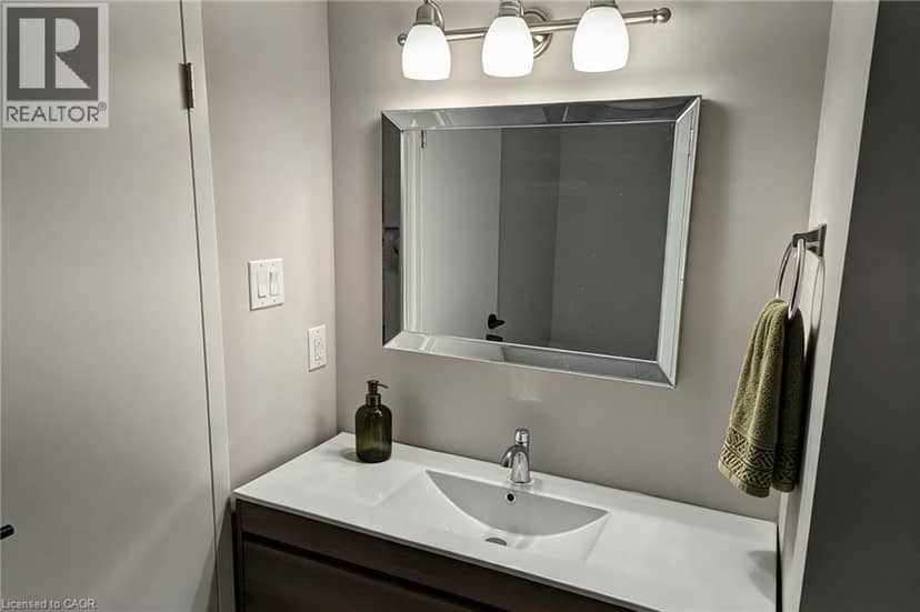3085 KINGSWAY Drive Unit# 22 — photo 17 of 20