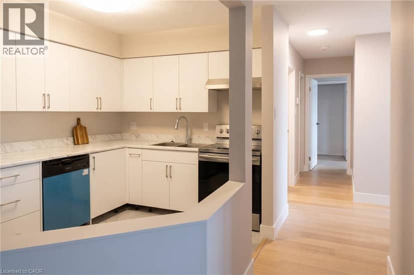 3085 KINGSWAY Drive Unit# 22, Kitchener, photo 2