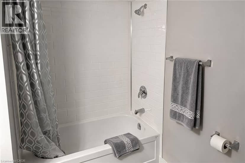 3085 KINGSWAY Drive Unit# 22 — photo 18 of 20