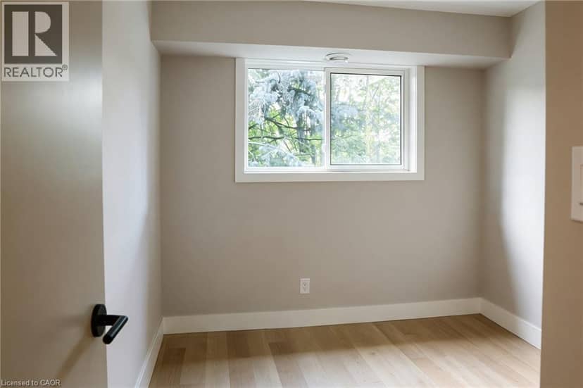 3085 KINGSWAY Drive Unit# 22 — photo 9 of 20