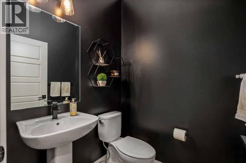 49 Seton Mews SE — photo 15 of 40