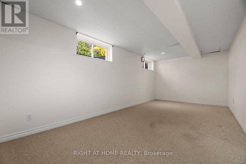 21 Crescent Moon Lane — photo 31 of 40
