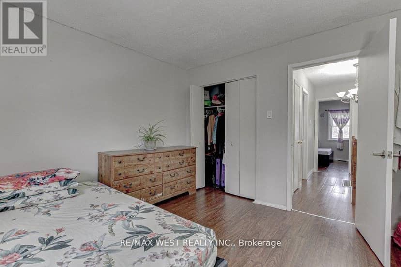 1084 Southdale Road E — photo 12 of 23