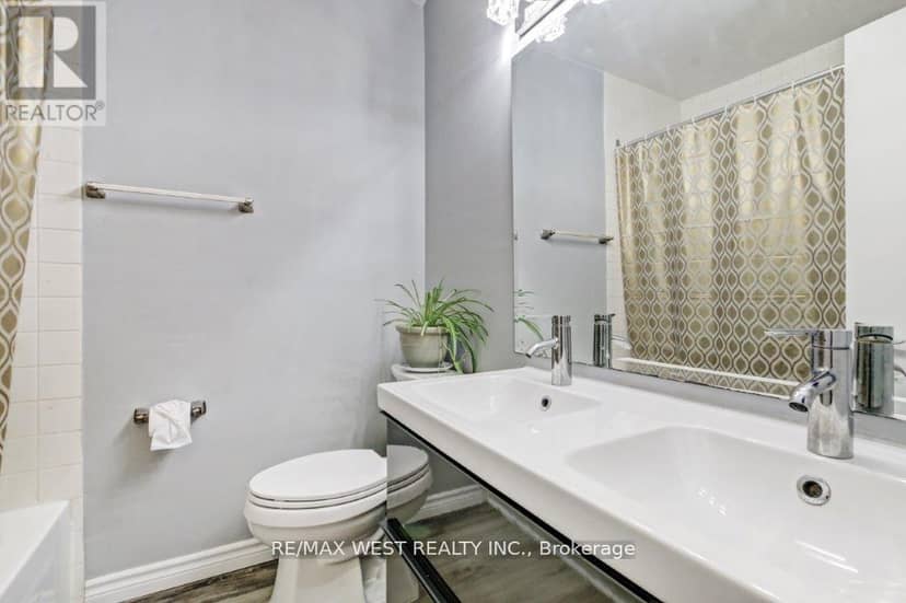1084 Southdale Road E — photo 16 of 23