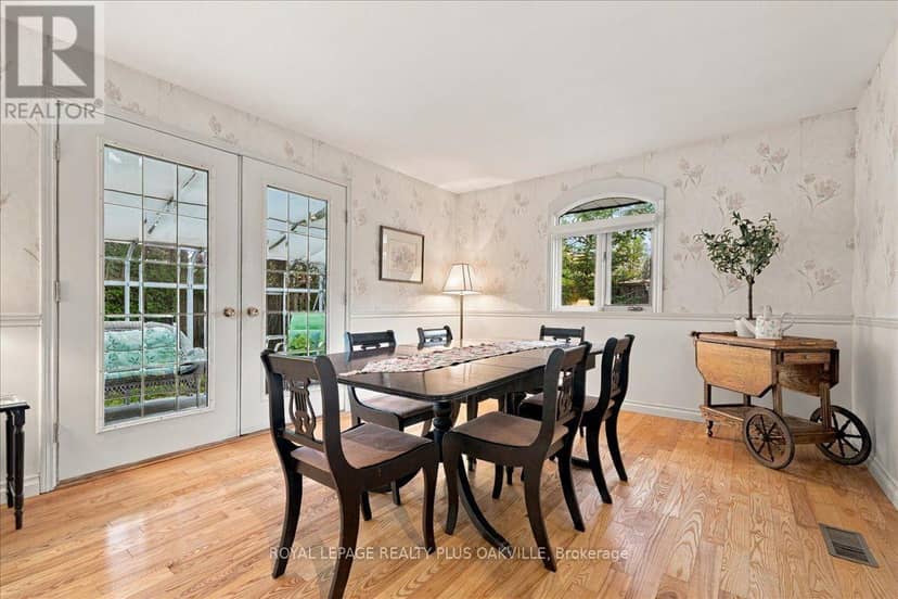 462 Evergreen Avenue — photo 12 of 40
