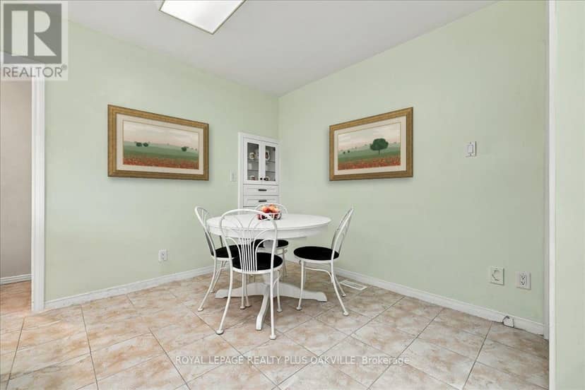 462 Evergreen Avenue — photo 9 of 40