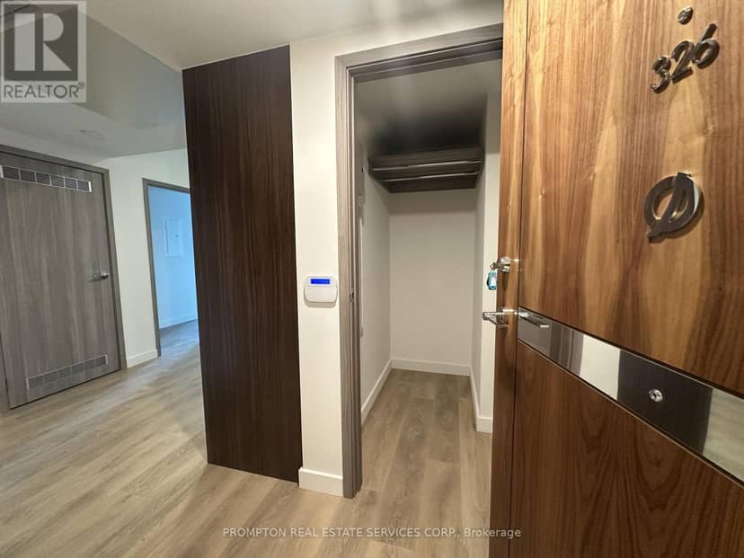 326 - 3 Concord Cityplace Way, Toronto, photo 5