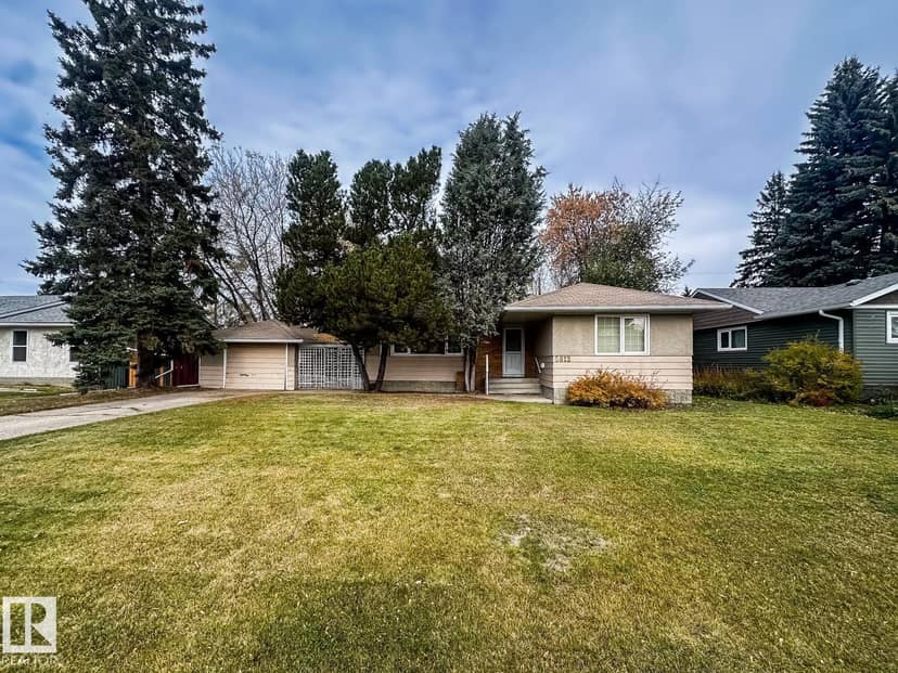 5812 105 AV NW, Edmonton