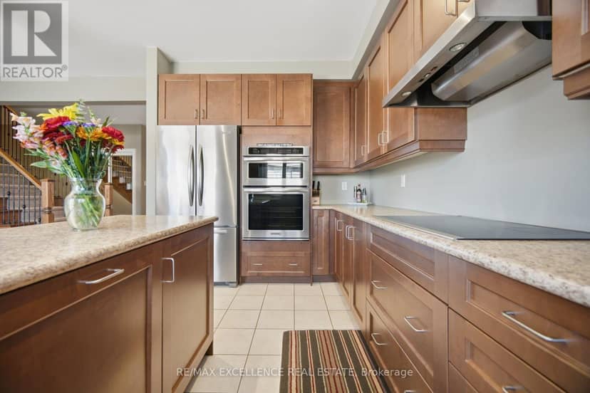 13 Sage Meadow Crescent — photo 15 of 40