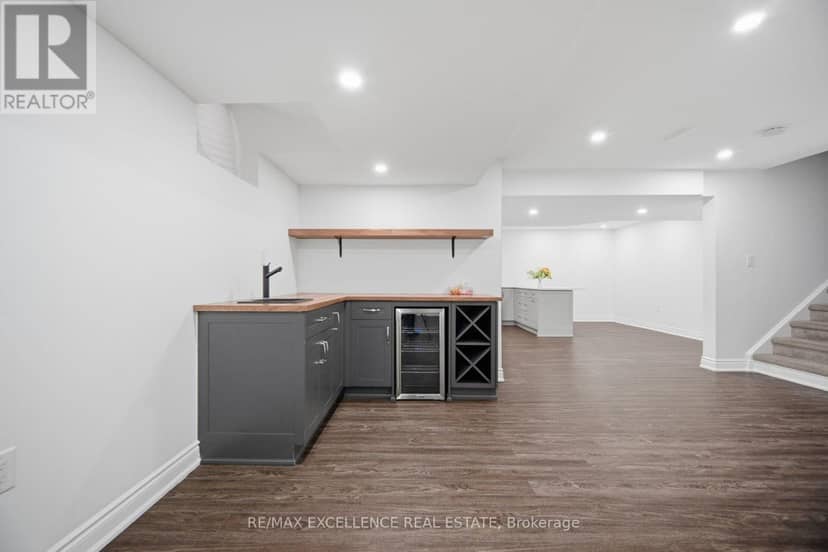 13 Sage Meadow Crescent — photo 33 of 40