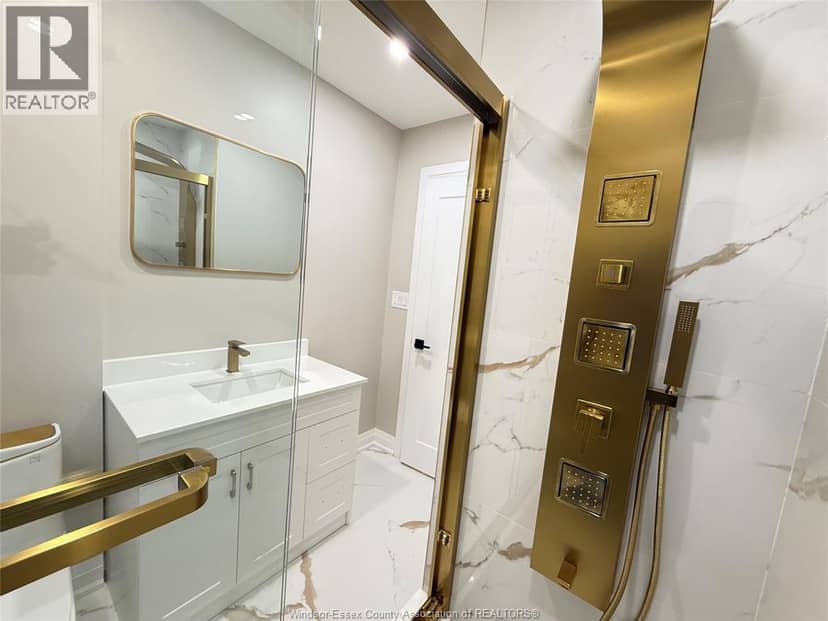 2870 Alexandra Avenue — photo 18 of 40
