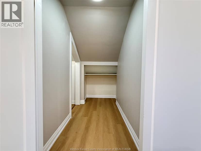 2870 Alexandra Avenue — photo 33 of 40
