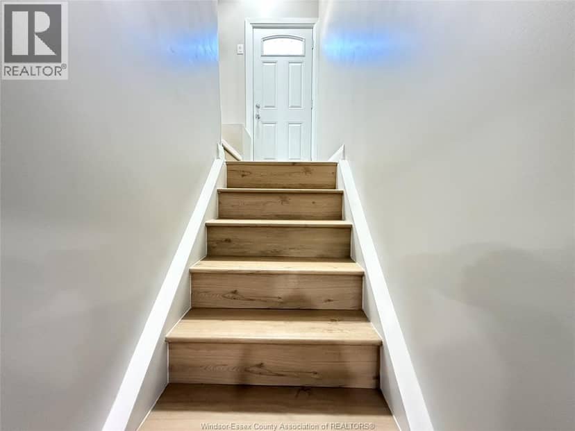 2870 Alexandra Avenue — photo 37 of 40