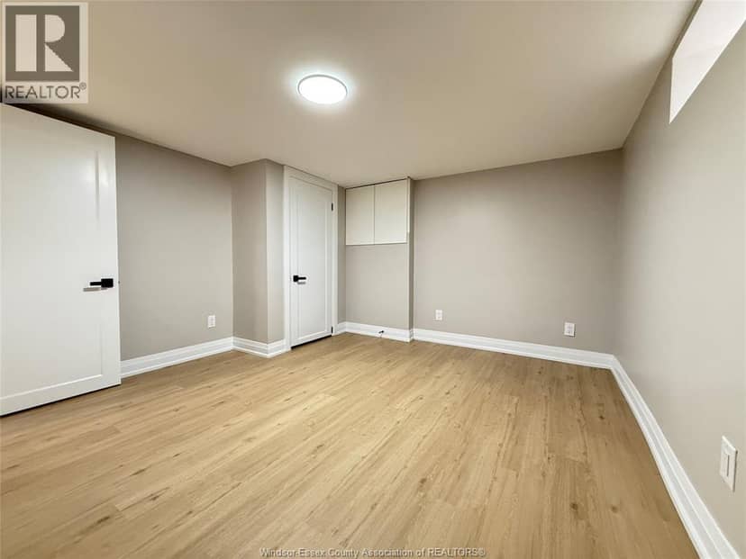 2870 Alexandra Avenue — photo 38 of 40