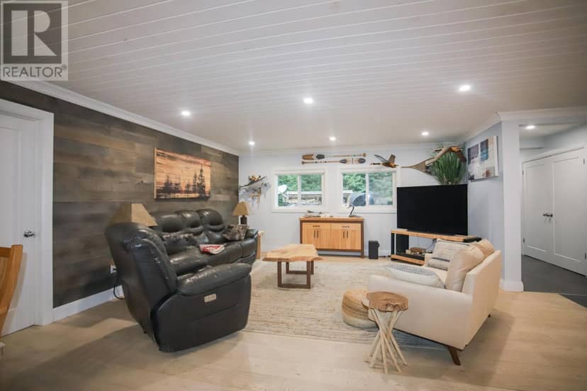 1602 Pineshores RD — photo 15 of 40