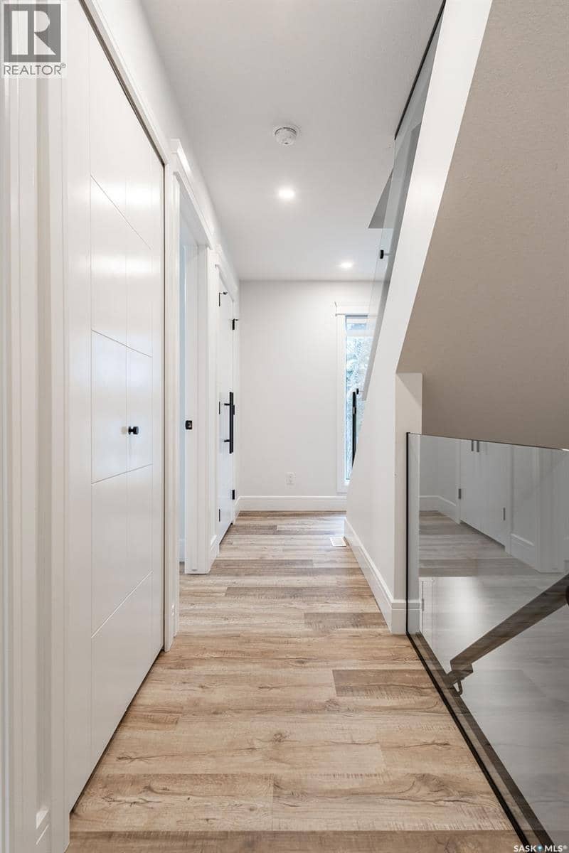 1007 Osler STREET — photo 35 of 40