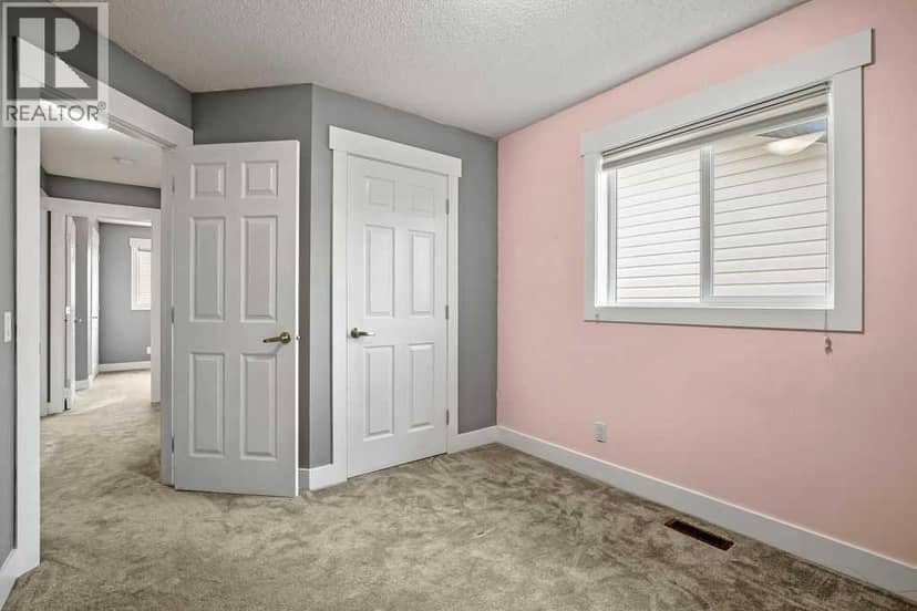 195 Cranwell Crescent SE — photo 19 of 37