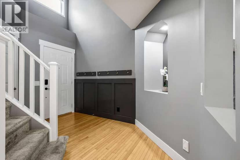 195 Cranwell Crescent SE — photo 13 of 37