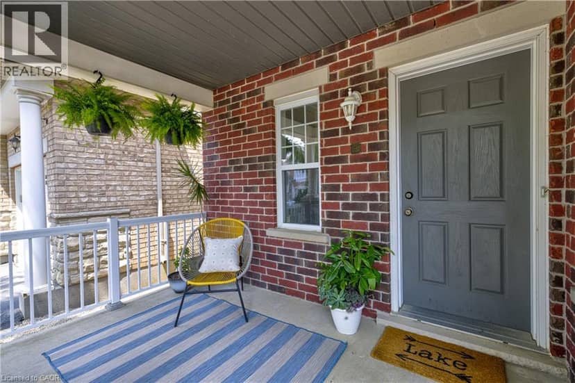 282 CARRINGTON Drive, Guelph, photo 2