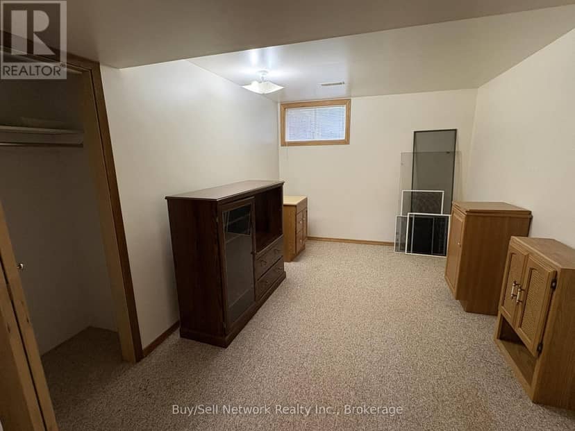 2565 Marsdale Drive — photo 20 of 31