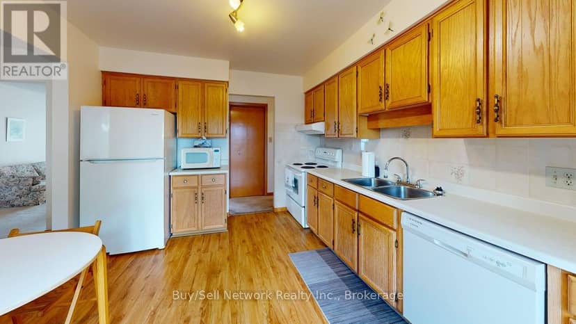 2565 Marsdale Drive, Peterborough, photo 4