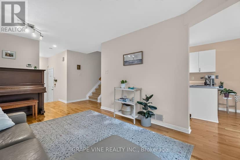 22 Hodgson Court — photo 9 of 35