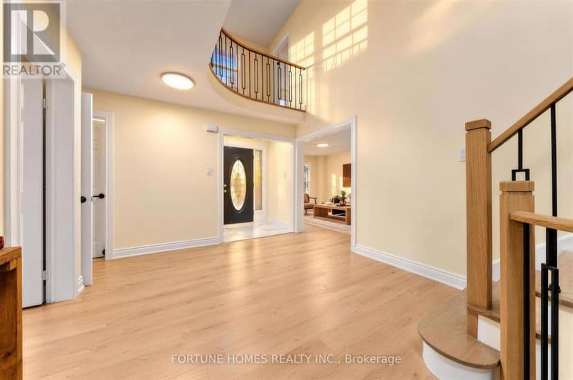 1 Ortona Drive, Brampton, photo 7