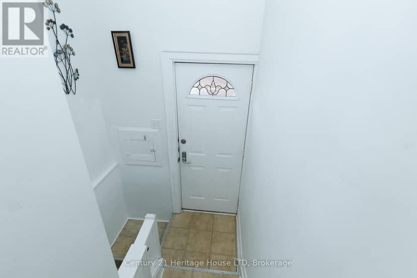 6477 Barker Street — photo 20 of 35