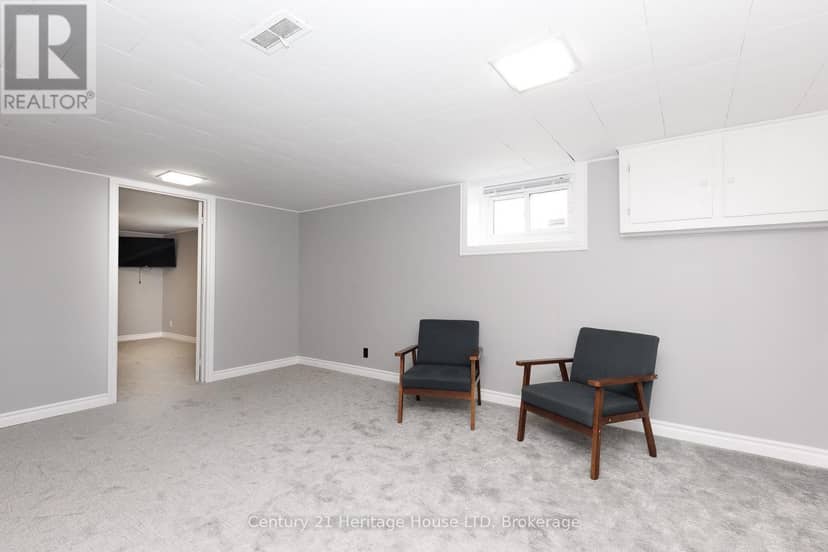 6477 Barker Street — photo 25 of 35