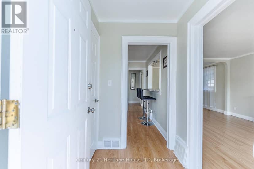 6477 Barker Street, Niagara Falls, photo 5