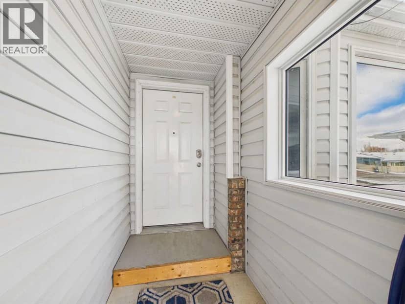 63 Ellis Street, Red Deer, photo 3