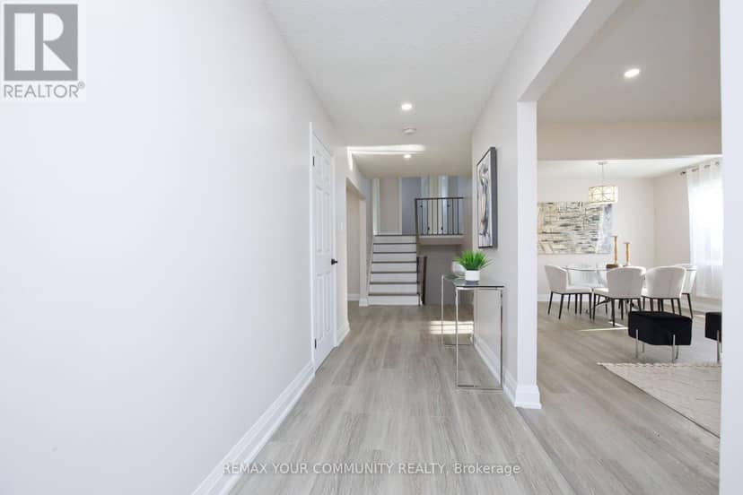 27 Moffatt Avenue, Brampton, photo 3