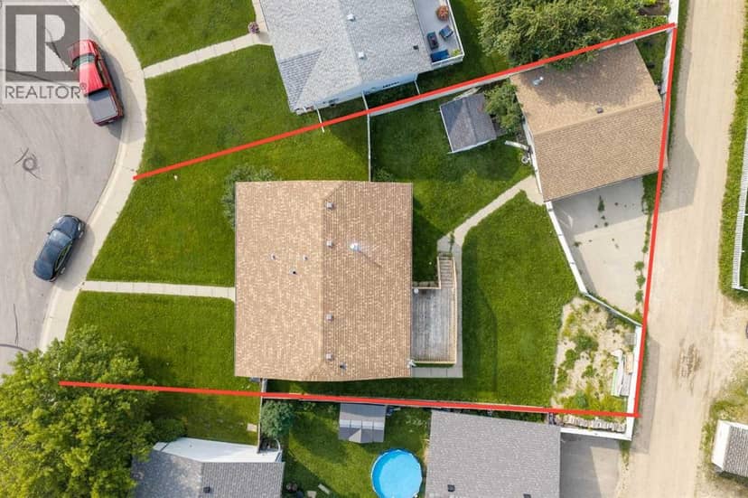 57 Atkinson Crescent, Whitecourt, photo 2