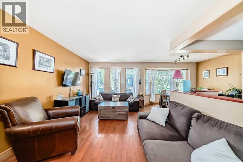 52 Beacham Road NW, Calgary, photo 5