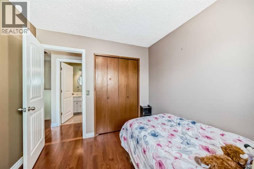 52 Beacham Road NW — photo 15 of 29