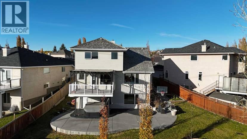 717 Sierra Madre Court SW, Calgary, photo 2