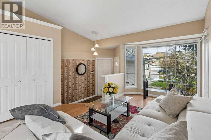 525 Shawinigan Drive SW, Calgary, photo 6
