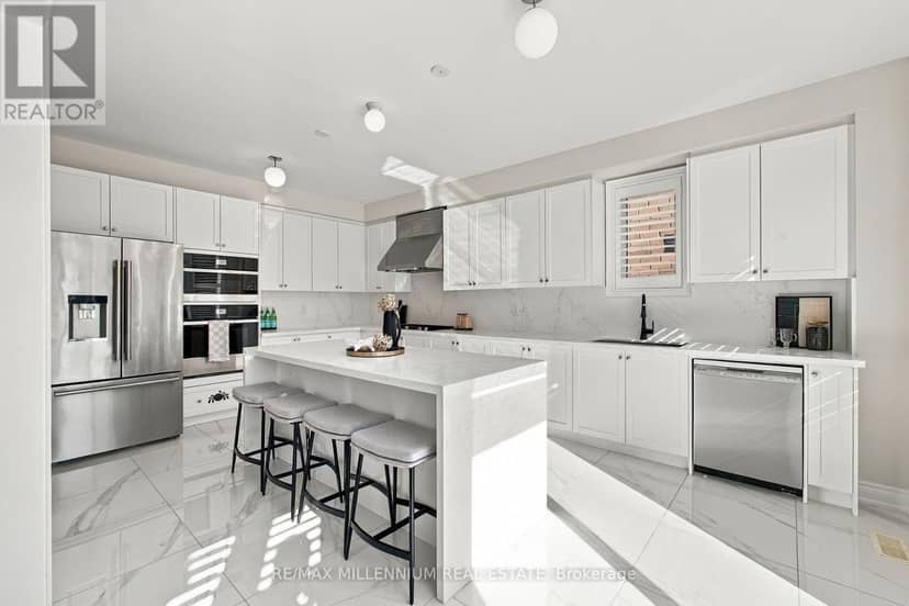 109 Alistair Crescent — photo 11 of 40