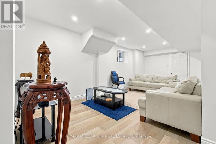 109 Alistair Crescent — photo 32 of 40