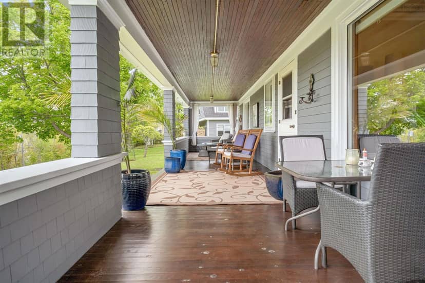 192 Terrace Street — photo 11 of 40