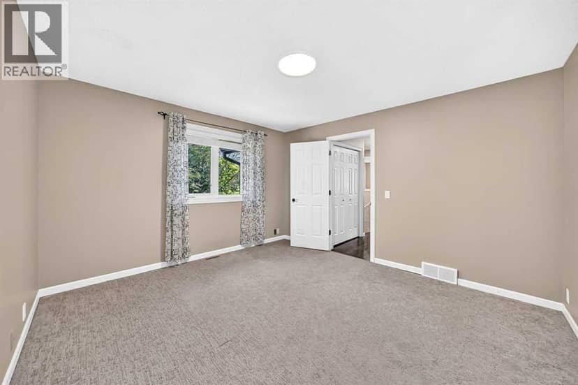 25, 448 Strathcona Drive SW — photo 19 of 34