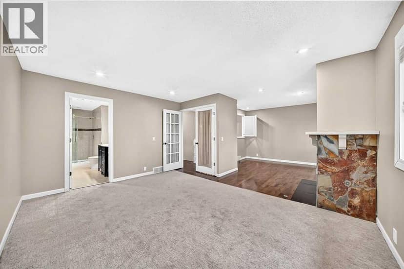 25, 448 Strathcona Drive SW — photo 15 of 34