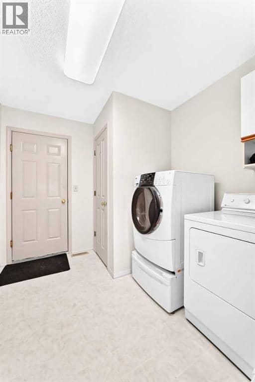 4310 60 Avenue — photo 16 of 40