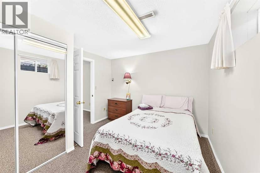 4310 60 Avenue — photo 31 of 40