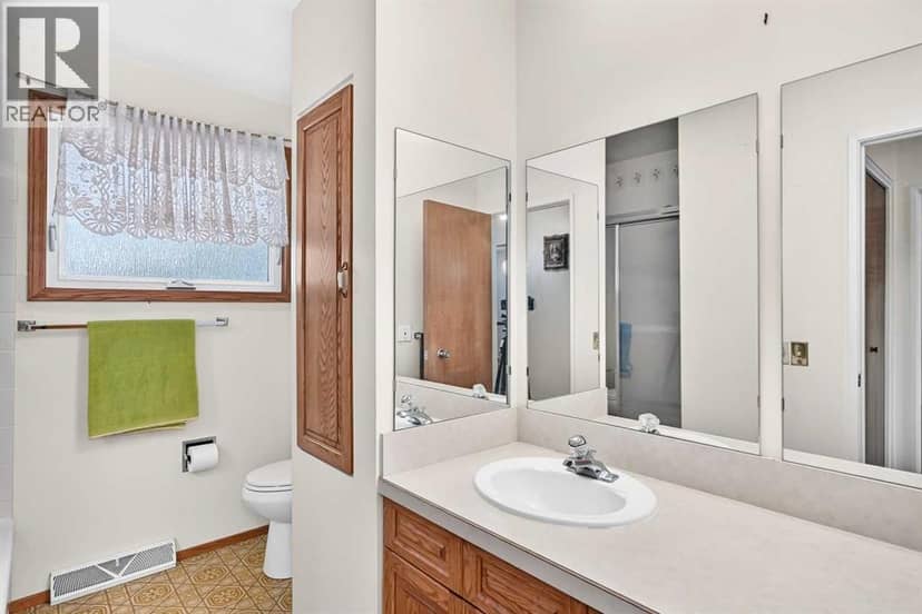 10424 2 Street SE — photo 22 of 40