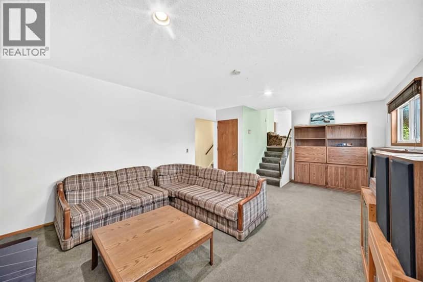 10424 2 Street SE — photo 26 of 40