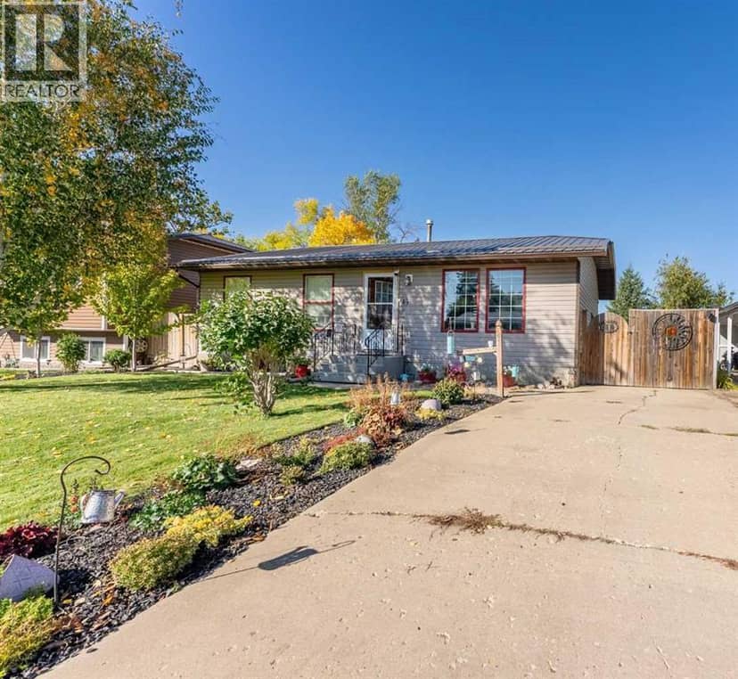 43 Ash Street W — photo 1 of 25