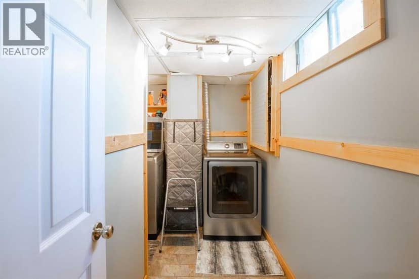 43 Ash Street W — photo 18 of 25