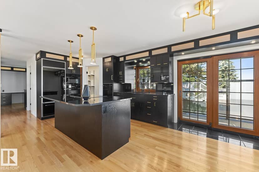 305 Lakeshore Dr — photo 14 of 40