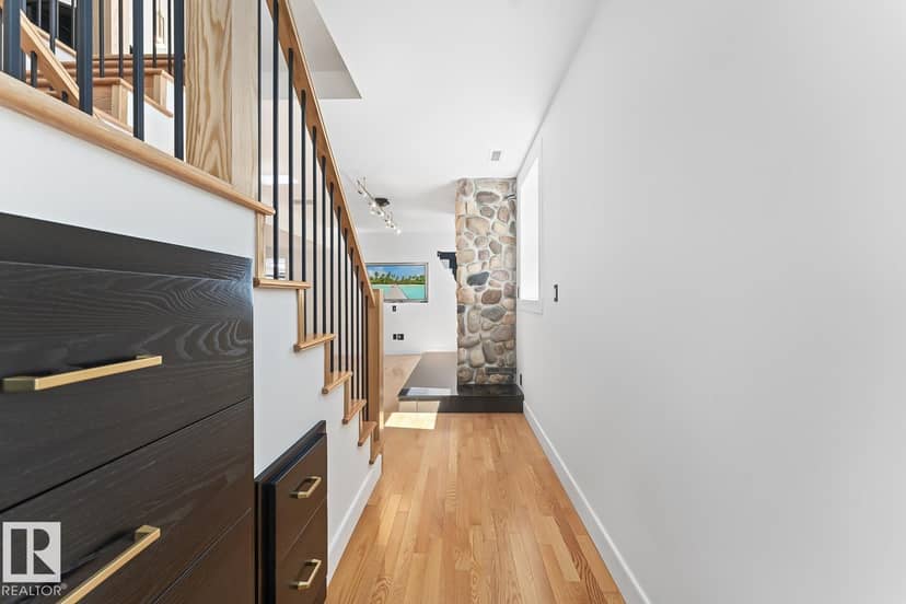 305 Lakeshore Dr — photo 31 of 40
